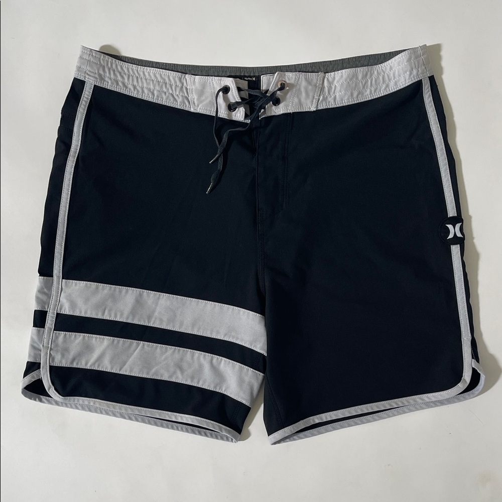Hurley Men's Black and Gray Phantom Surf Shorts